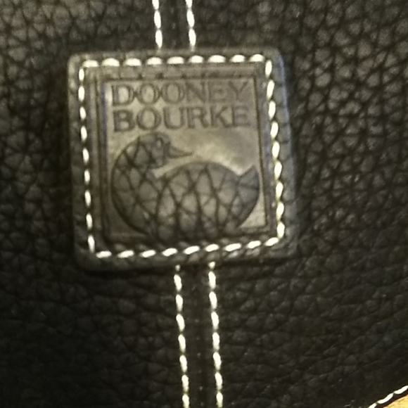 Dooney & Bourke purse - Picture 4 of 6
